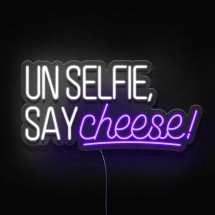 Neón Un selfie, say cheese!