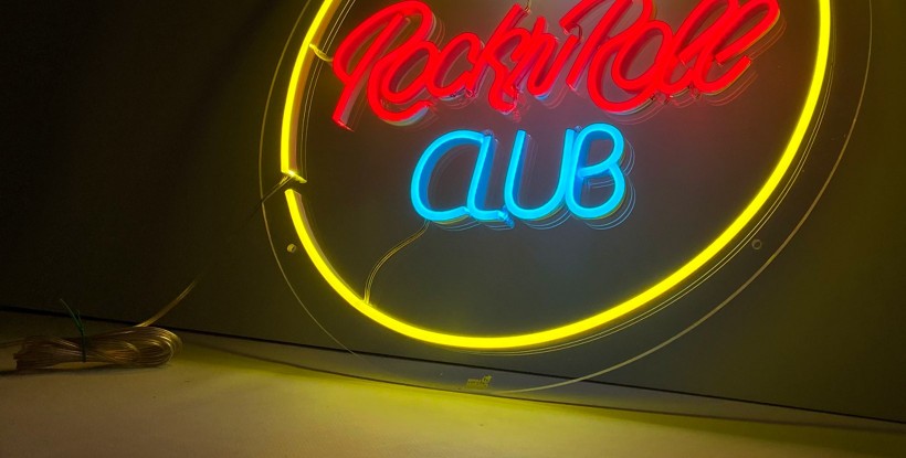Neon Take Away