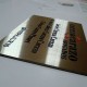 Targa in Ottone Incisa con Coperture per Viti