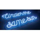 scritte neon con contorno luminoso